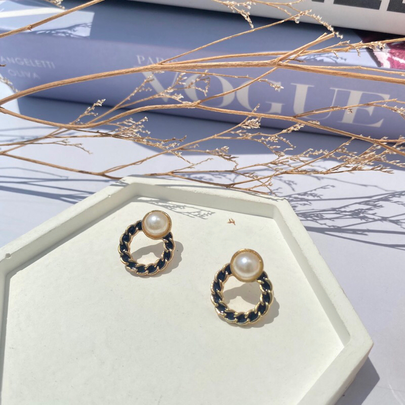 Anting tusuk wanita bentuk bulat motif ulir kecil hitam simpel | stud fashion aksesoris korea AS ADE