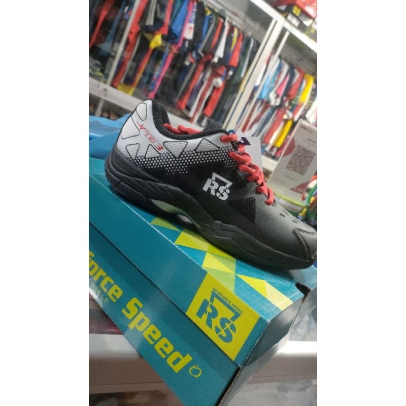 Sepatu RS