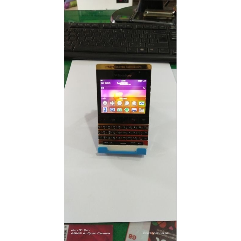 BlackBerry P 9981 Porsche design gold