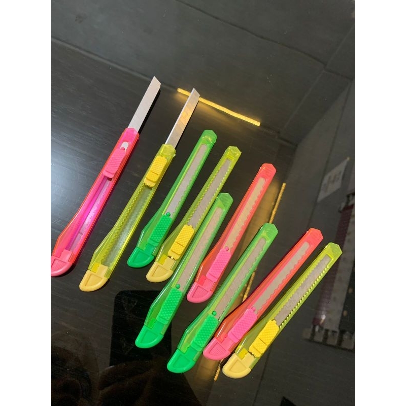 

cutter warna warni