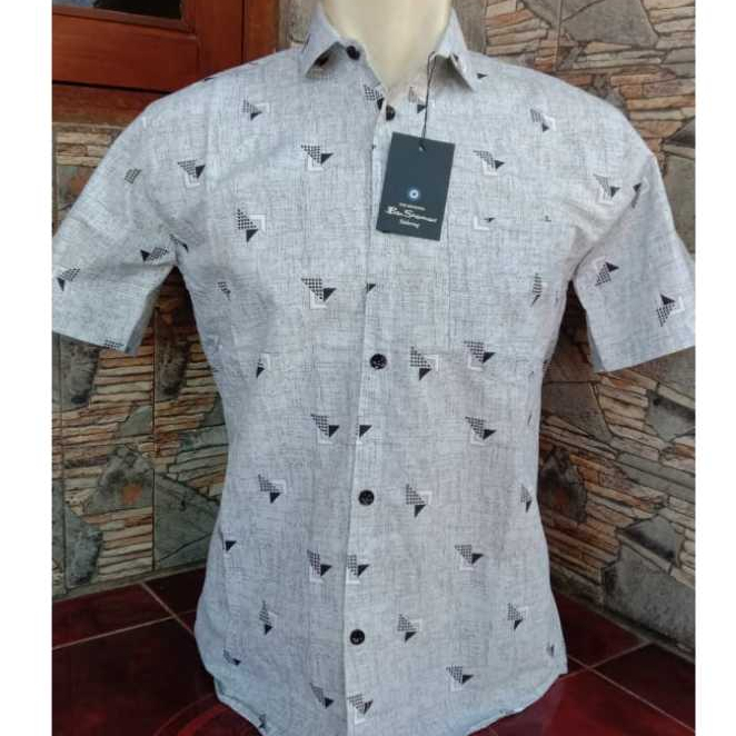 kemeja pria dewasa#kemeja motif abstrak#kemeja distro#kemeja lengan pendek# kemeja surfing