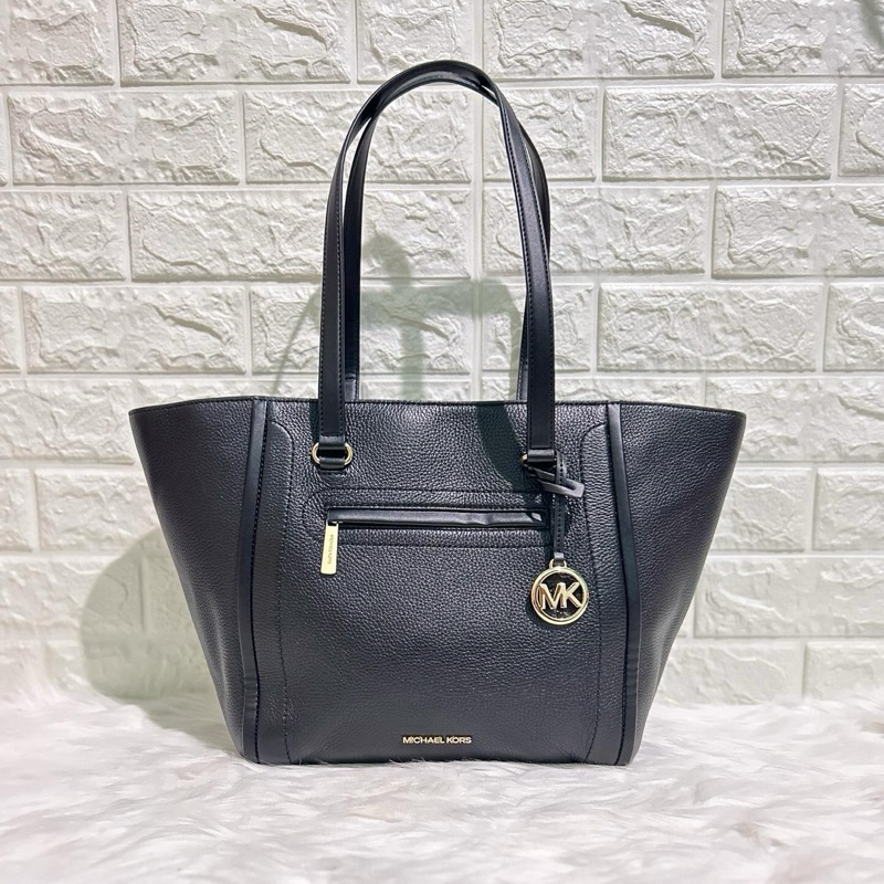 Michael Kors Carine Tote Black