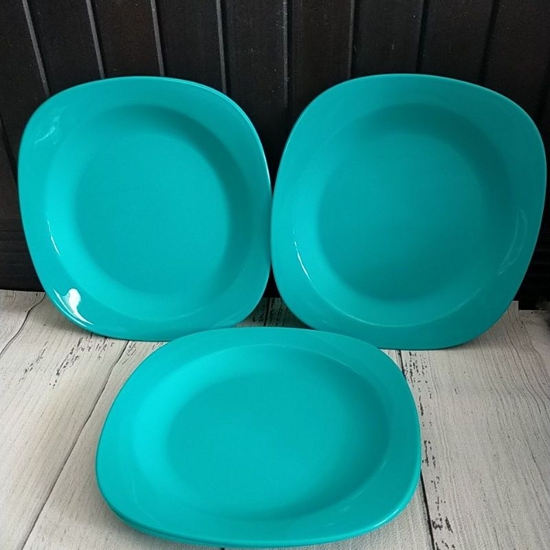 Blossom Plate Tupperware