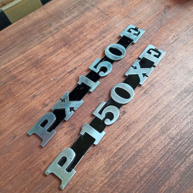 Emblem emblim tepong vespa pxe px150e dan p150xe