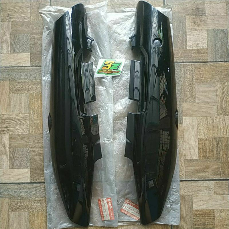 Body belakang set kiri kanan suzuki tornado shogun 110 lama old shogun kebo hitam glossy original sg