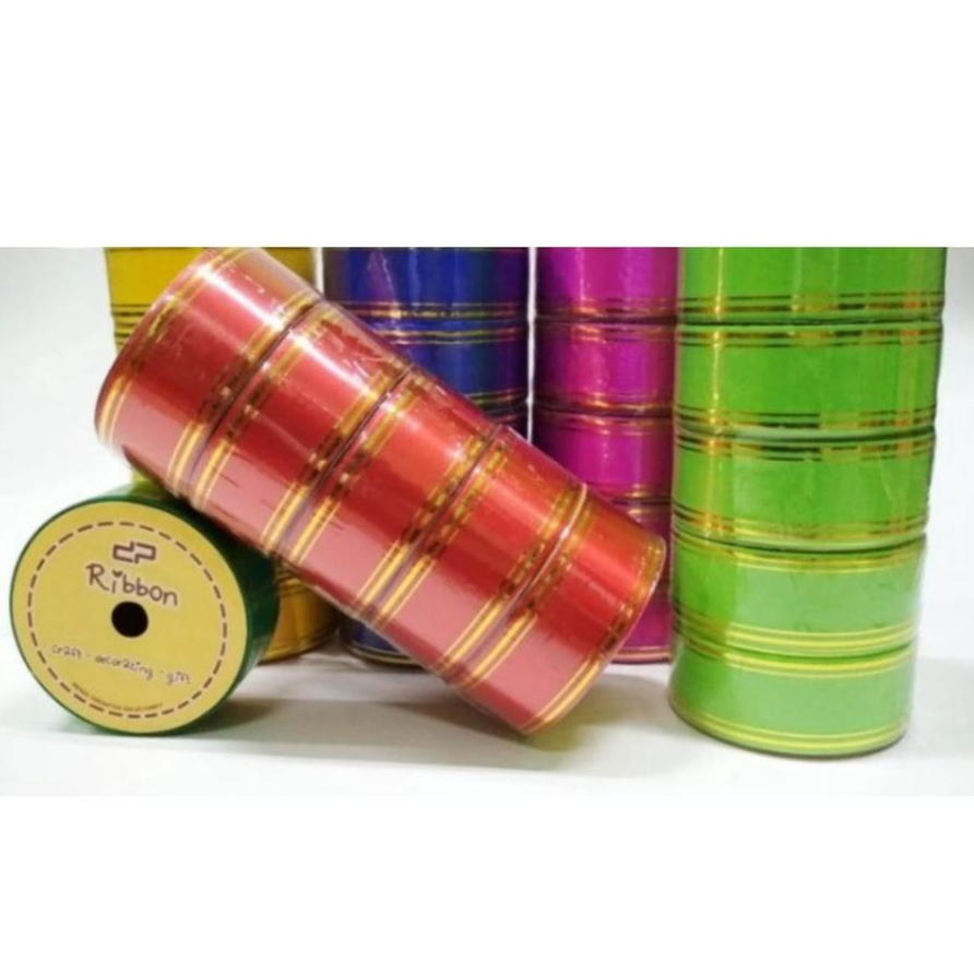 

Pita Kado Lace Gold Stripe Garis Emas RIBBON 38mm Kertas Plastik Jepang Warna Warni Polos Gift Hadiah Parcel Parsel Hiasan Hias Bunga Prakarya Kerajinan Tangan Bucket Bouquete Dekorasi Pesta Party Roll Rol Craft Crafting Pengikat Colorful Surga Art Malang