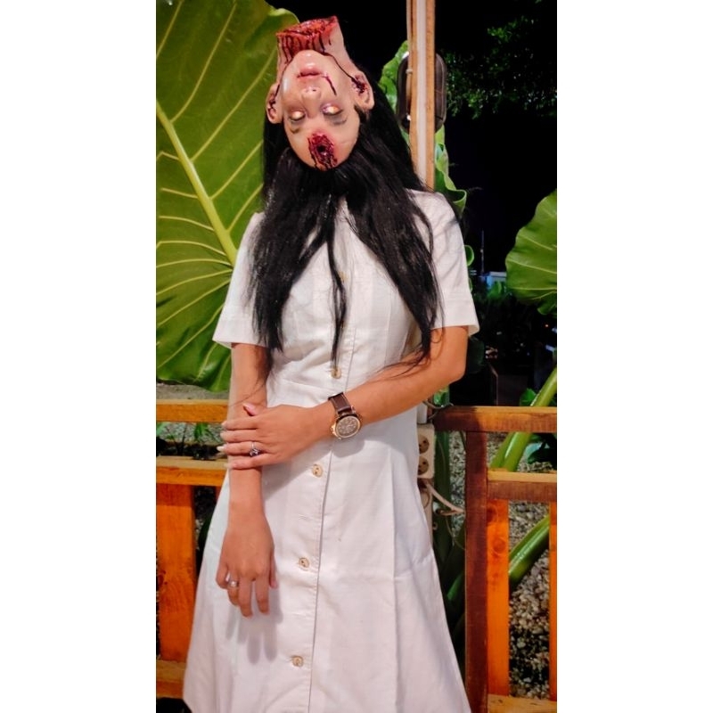 Topeng Latex Hantu Berkepala Terbalik