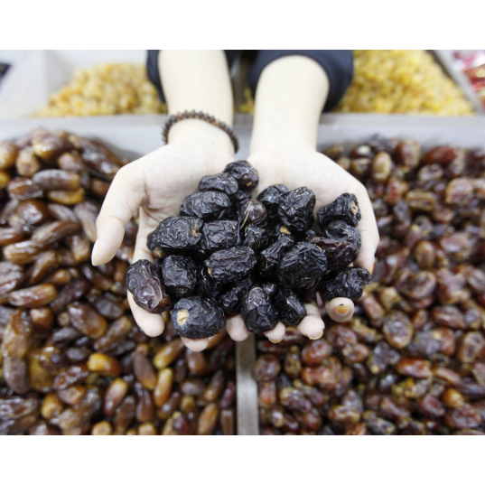 

Kurma Ajwa Premium 1kg Asli dari Madinah untuk Oleh Oleh Haji dan Umroh