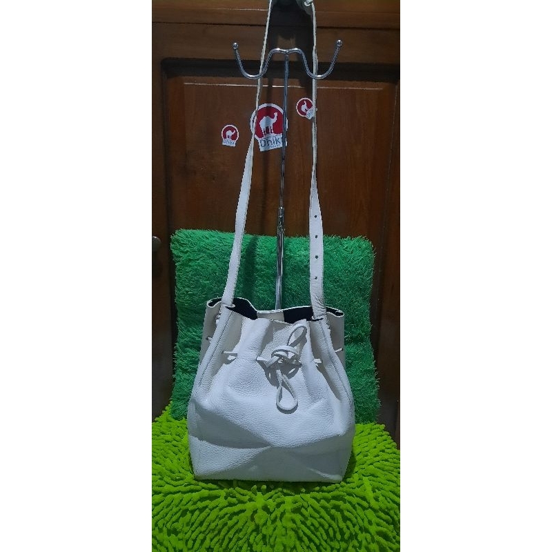 sling bag serut kulit asli brand abonne (monza bag), harga nett no nego