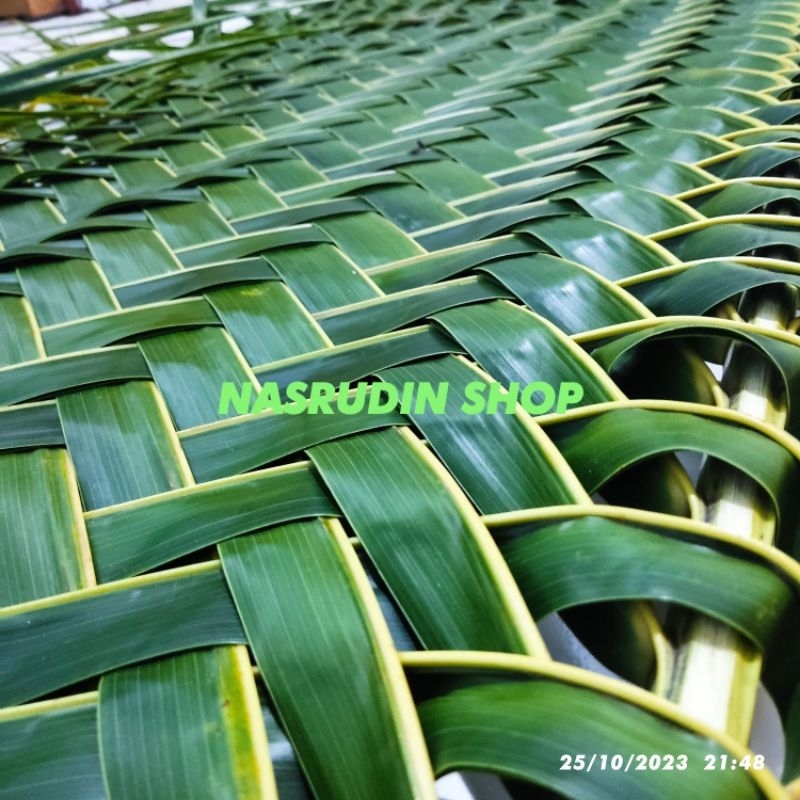 

[Fresh] ANYAMAN DAUN KELAPA 1KG / TIKAR TRADISIONAL KREATIF DAUN KELAPA