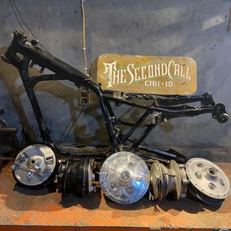 Frame dan Swing Arm Original Yamaha SR400, Rangka Original Yamaha SR400