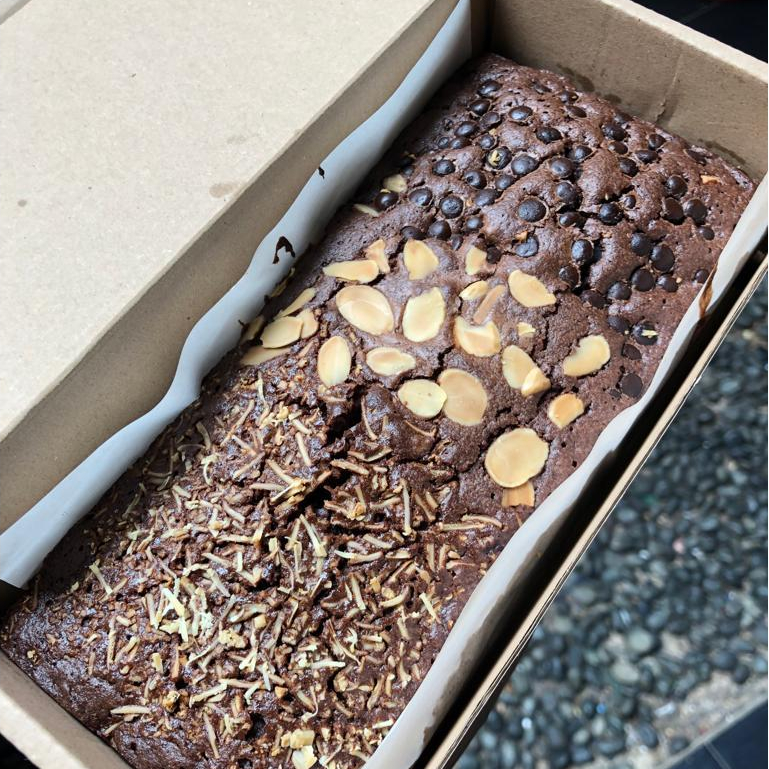 

Fudgy Brownies Utuh 22x10 | HulwaBakery