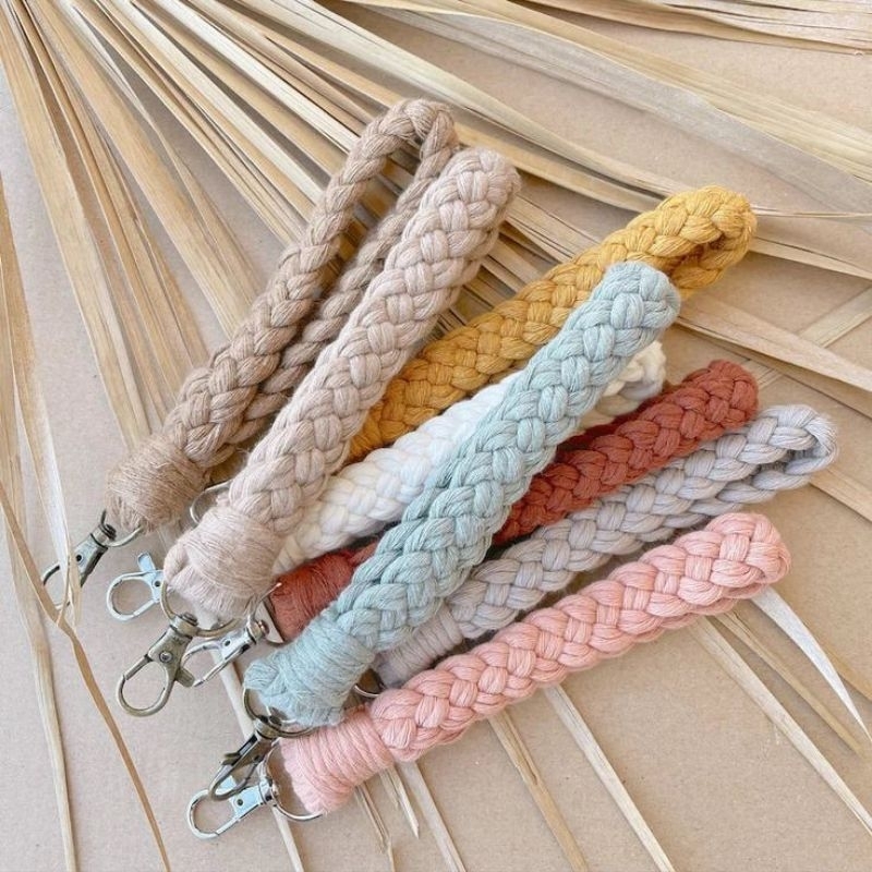 

Lanyard Brided Macrame || Lanyard HP || Gantungan ID Card || HangTag Name Tag