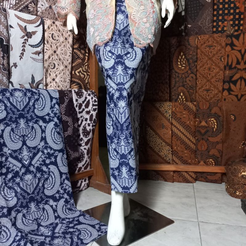 Jarik Kain Rok Wiru Kemeja Batik Lawasan Biru Tua Dongker Navy Denim Bawahan Kebaya Beskap Wisudan K