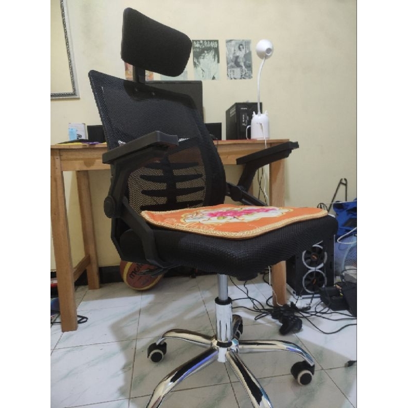 Kursi Kantor dilengkapi Headrest