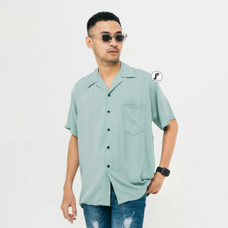 Kemeja Pria Rayon Polos Lengan Pendek Oversize Sage Green