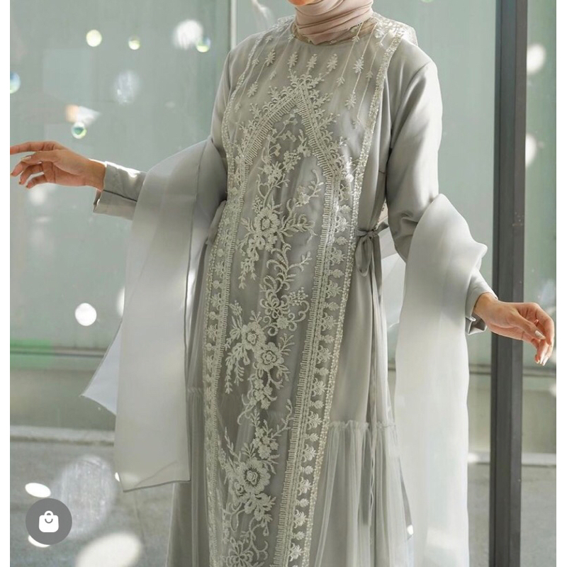Sewa dress/rental dress/rental baju kondangan  Raelyn dress hijab & non hijab