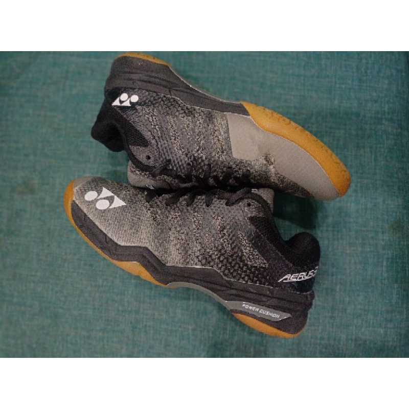 Sepatu Yonex Aerus 3R Black Second Original