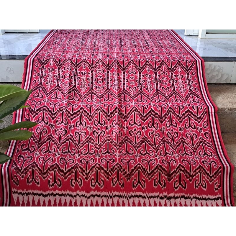 KAIN TENUN ETNIK NUSANTARA, KAIN TENUN BLANKET TRADISIONAL TROSO JEPARA MOTIF KALIMANTAN MERAH, KAIN