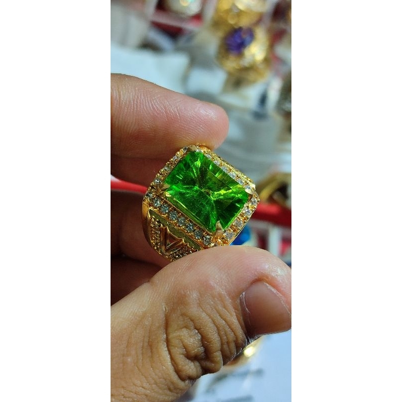 batu cincin green moldavite