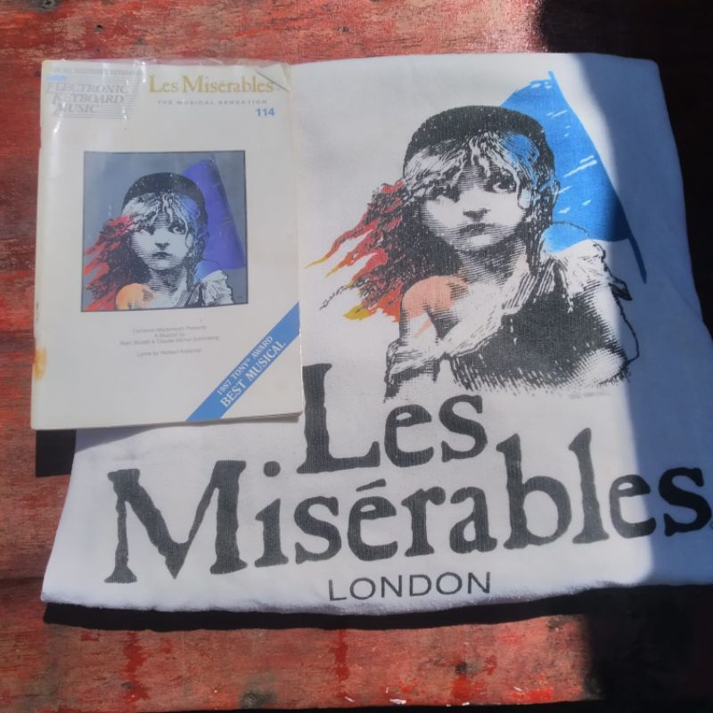 Crewneck Sweatshirt Vintage'80s Les Miserables The Musical on London ®©1986 Sweater Jacket CMOL Tag 