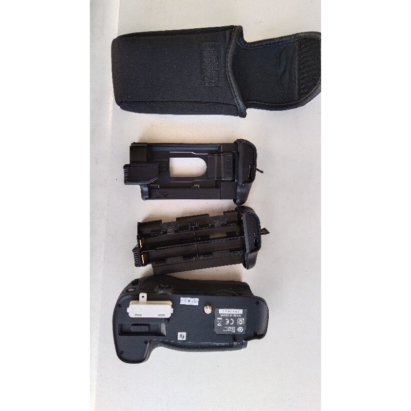 Battery Grip BG Nikon MB-D14 Original For Nikon D600 D610 Mulus mantap