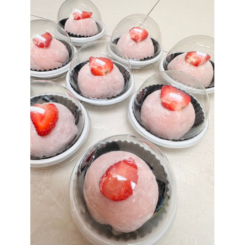 

mochi daifuku strawberry