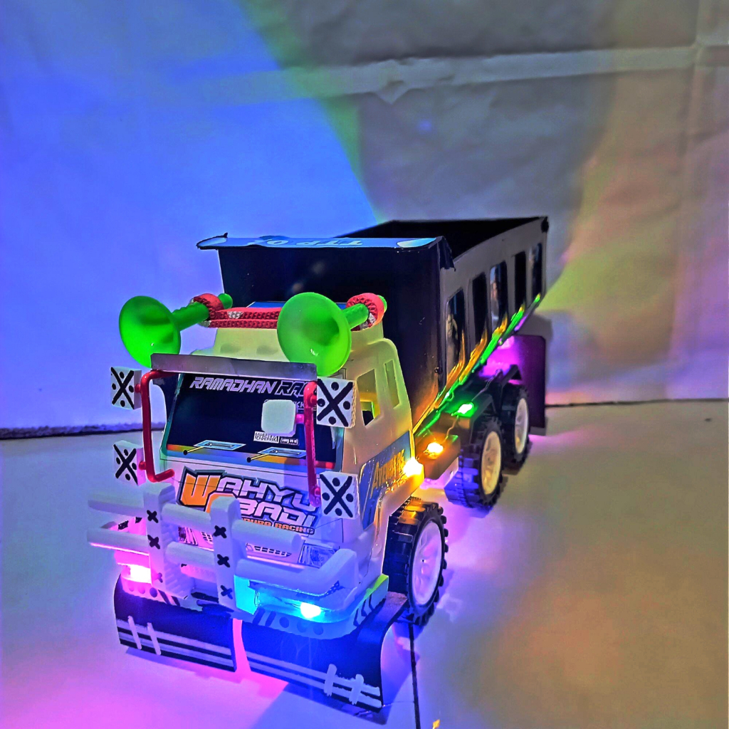 Truk Mainan Miniatur Modifikasi Wahyu Abadi 02