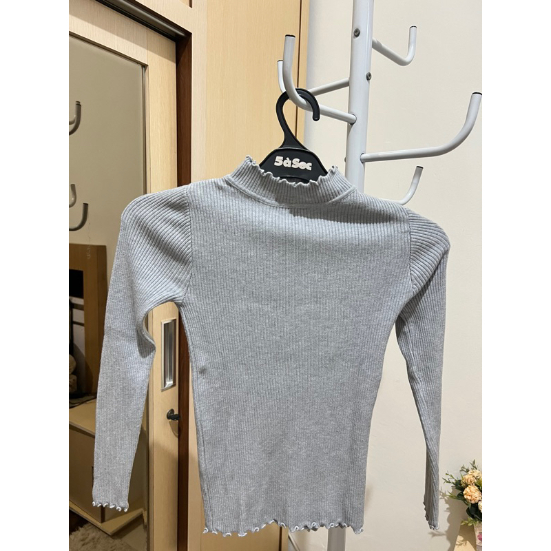 (PRELOVED ) ATASAN RAJUT WANITA (kerah keriting) Baju Rajut Wanita Kaos Import Wanita Lengan Panjang