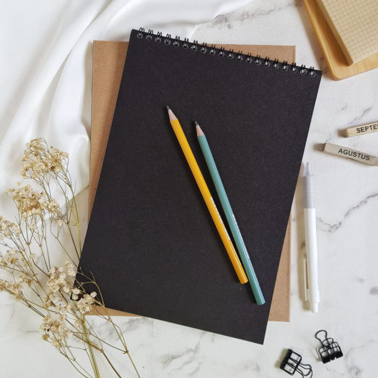 

Seller WATERCOLOUR /SKETCHBOOK / BUKU SKETSA / BUKU GAMBAR A5 / SKETCH BOOK PAPER / 40 SHEET / WATER COLOUR BOOK COVER VINTAGE COKLAT DAN HITAM 250 GSM Sketch Pad Sketchbook A6 / A5 / b5 /buku gambar Cover craft jilid spiral Seller