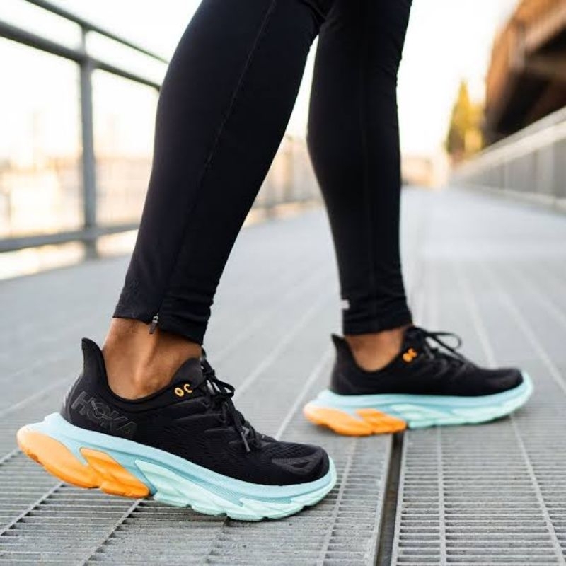 Sepatu Pria Hoka One One Clifton Edge Black Aquarelle