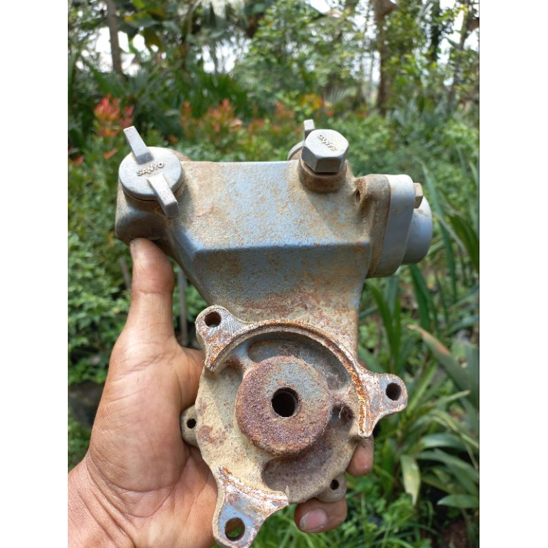 water pump sanyo 137c
