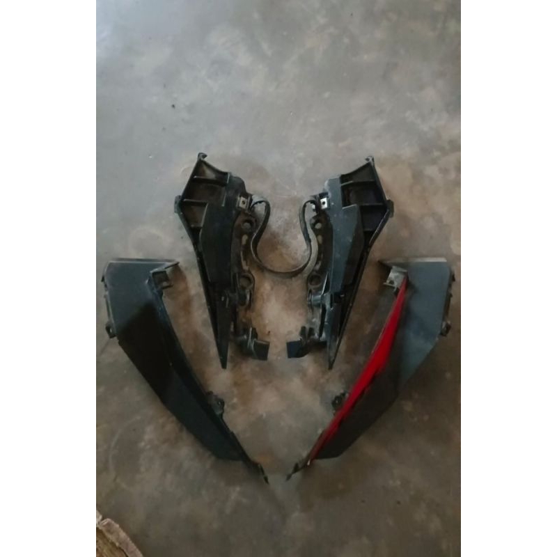 tulangan body belakang kanan kiri set body kasar belakang semua original CBR250RR