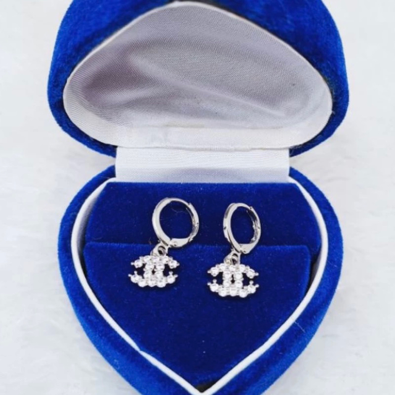 Anting Clip Chaneill Silver Titanium