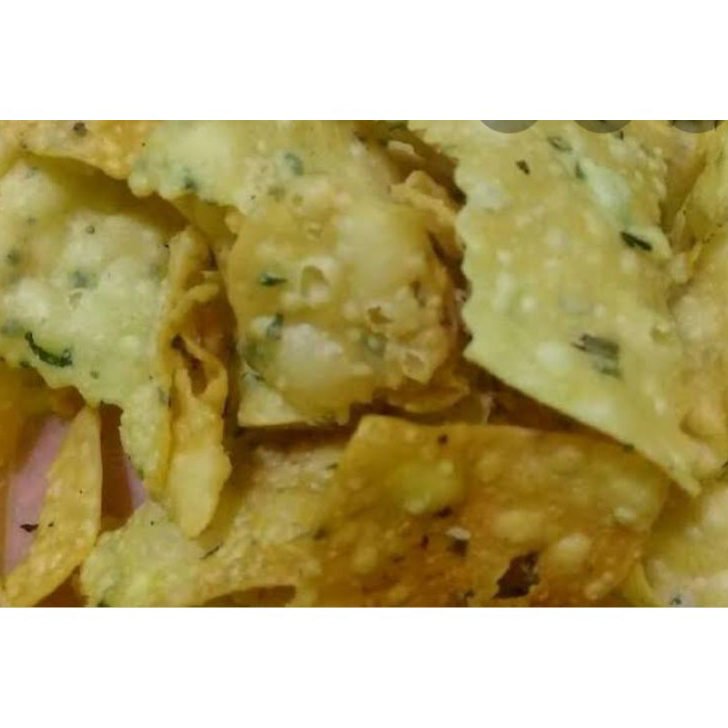 

➥❇❋ KERIPIK BAWANG/KERIPIK PANGSIT RASA GURIH ASIN BERAT 500 g