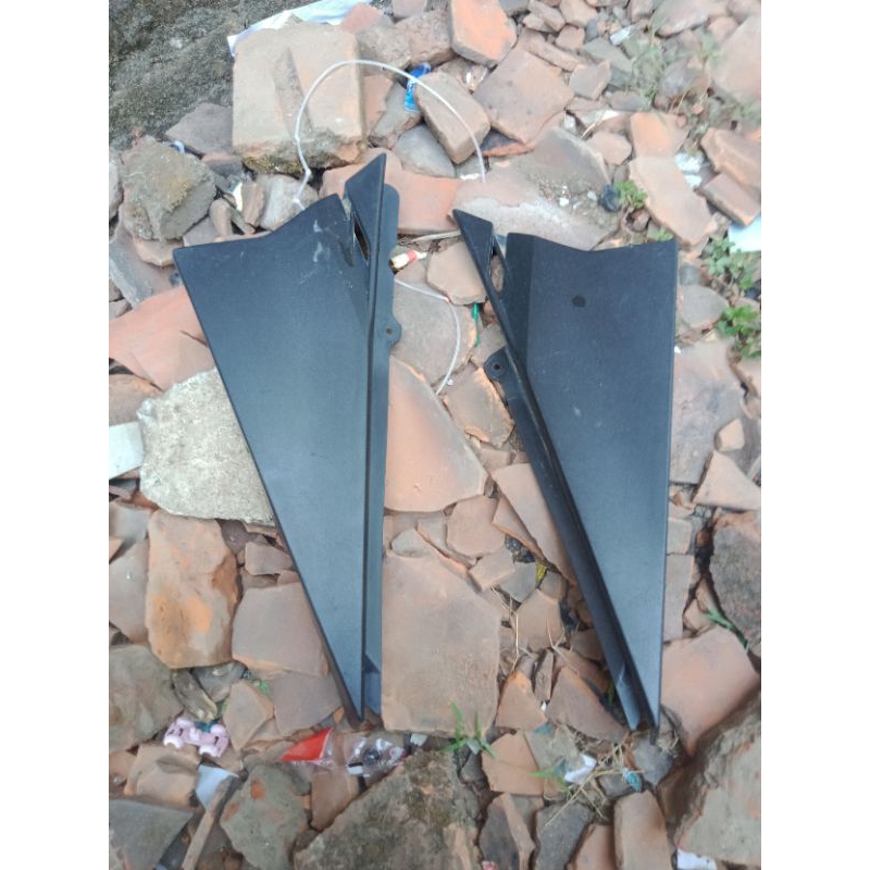 Cover box tutup aki Yamaha Vixion nvl nva kanan kiri