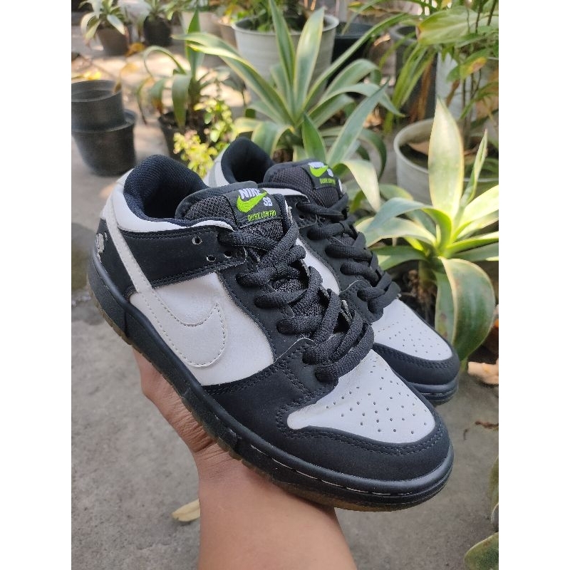 Sepatu Kolektor SB Dunk Colap Pigeon original 100%