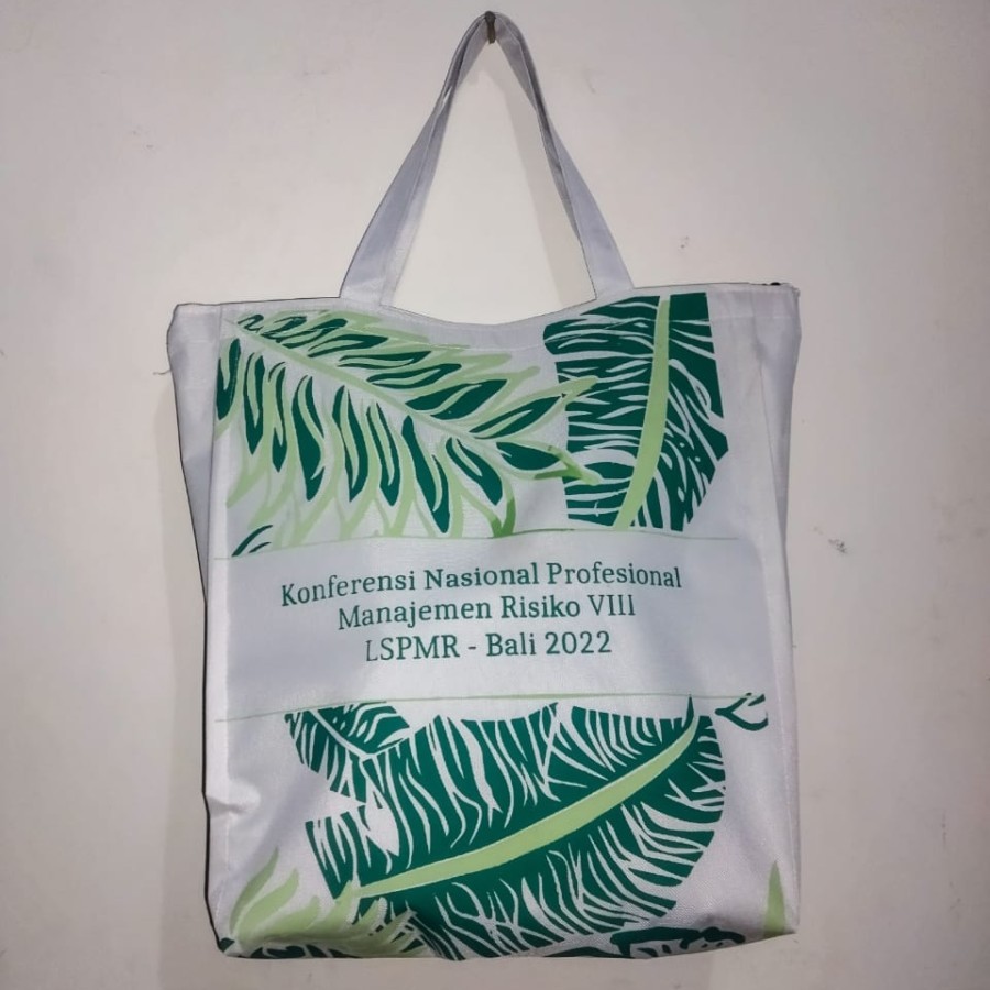 

Goodie bag Kanvas 30x40x10 plus Resleting free desain Termurah-souvenir nikah-souvenir wedding-tas berkat-souvenir murah