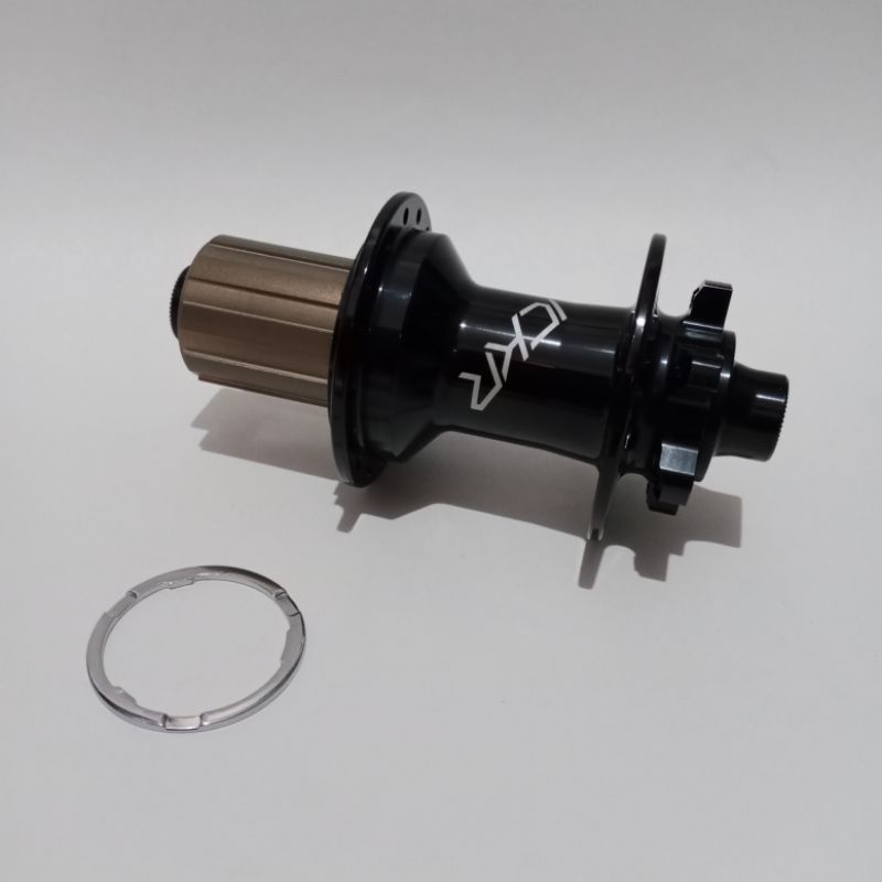 Hub Belakang Freehub TA 12 x 135 mm 32 Hole