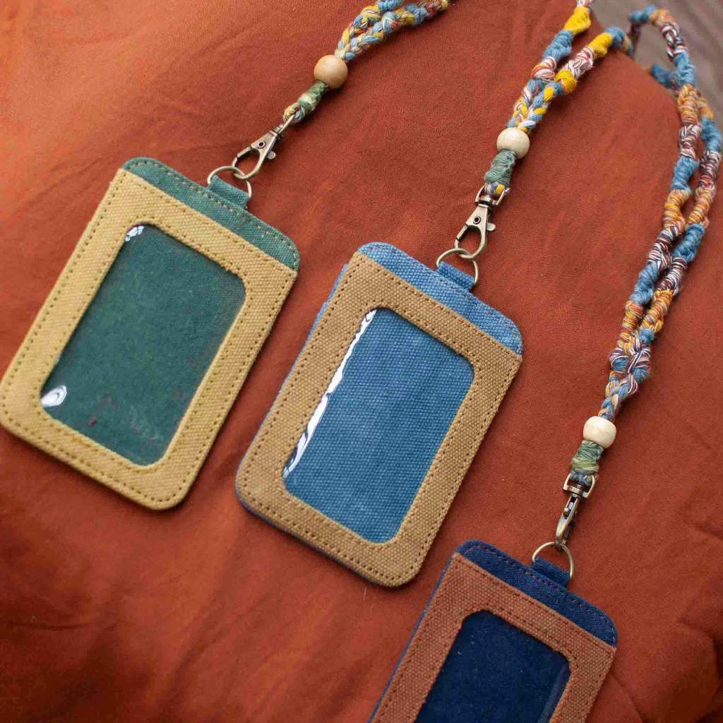 

Selip Tilu - ID Card Holder With Lanyard | Noesa