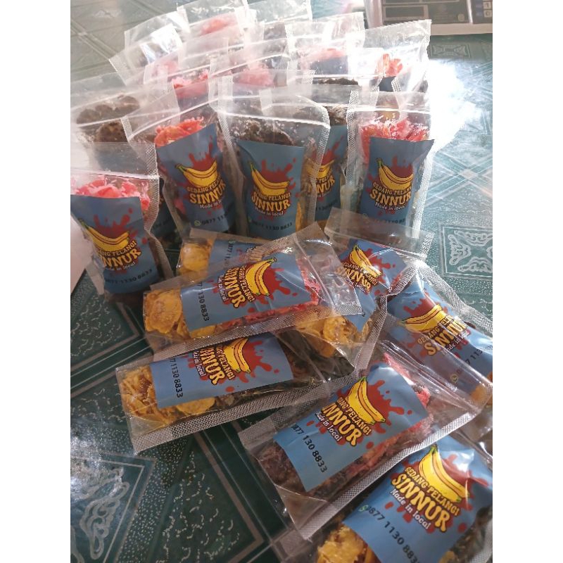

gedhang pelangi warna warni/gedangcostum.kripikposangcoklatlumer