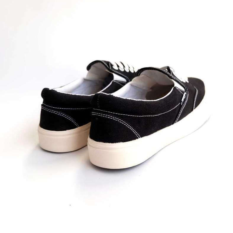 HOOKZ.INC - SLIP ON SOUTH BORN ( SB) AUTHENTIC  BW | BLACK WHITE | SEPATU PRIA | ORIGINAL 100%