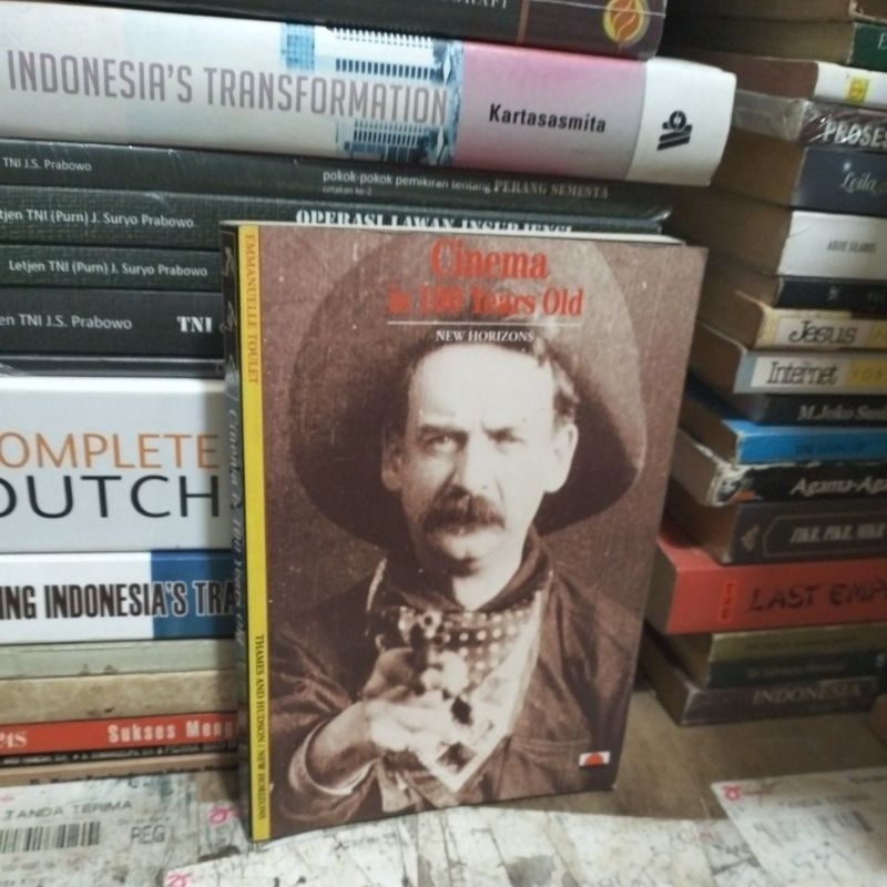 Buku Import CINEMA IS 100 YEARS OLD New Horizons