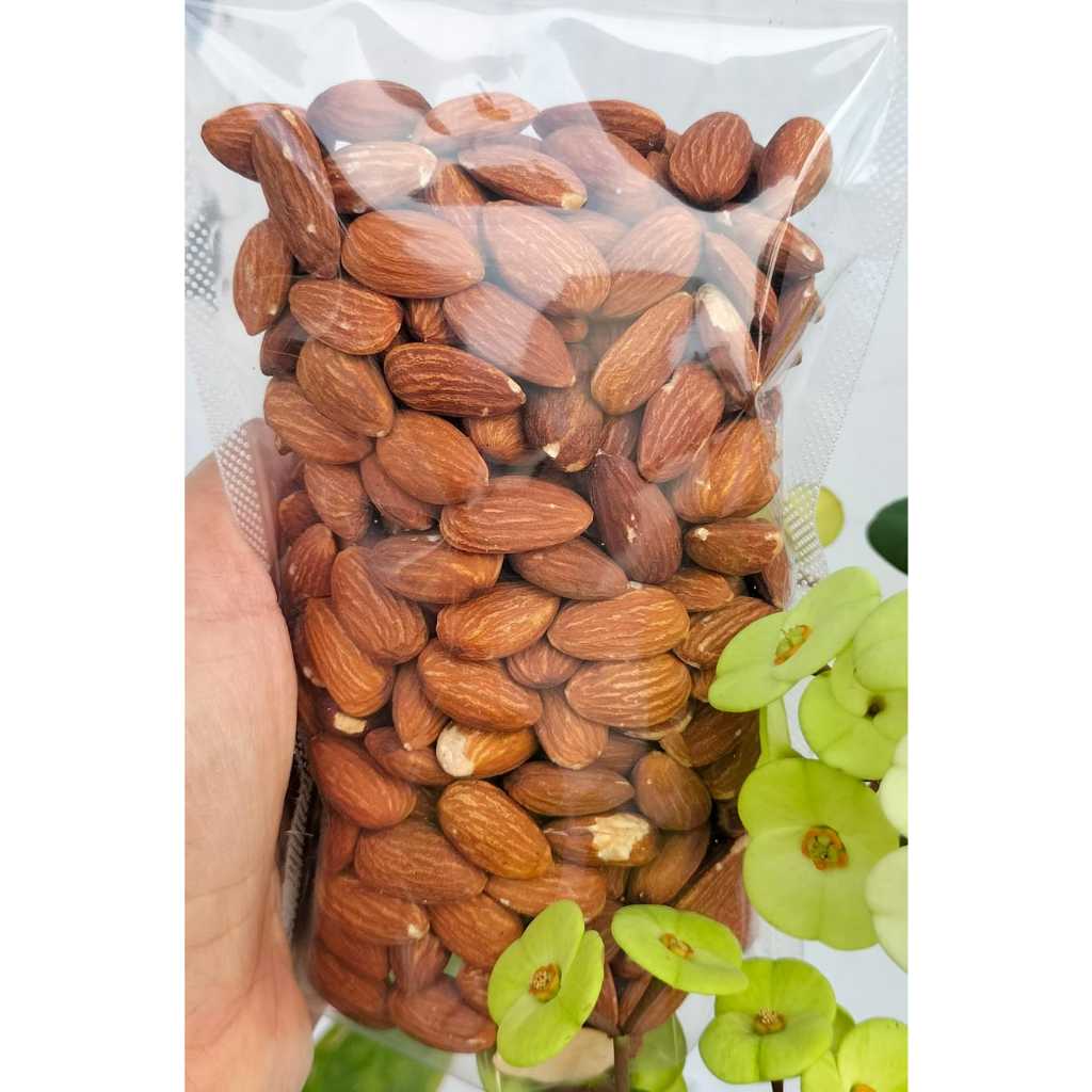 

Kacang Almond Panggang