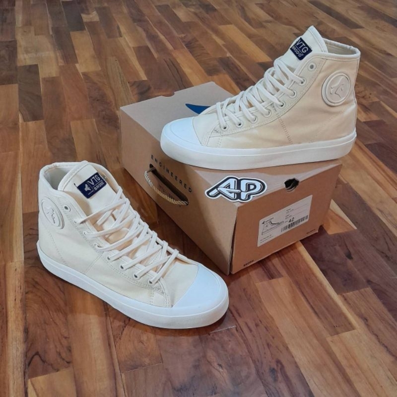 Brodo Vantage V2 High Natural White Sepatu