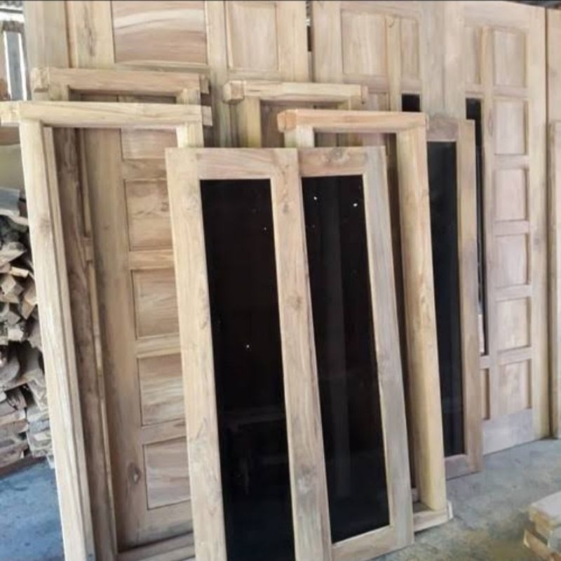 Kusen dan Daun Jendela kayu Meranti bayur