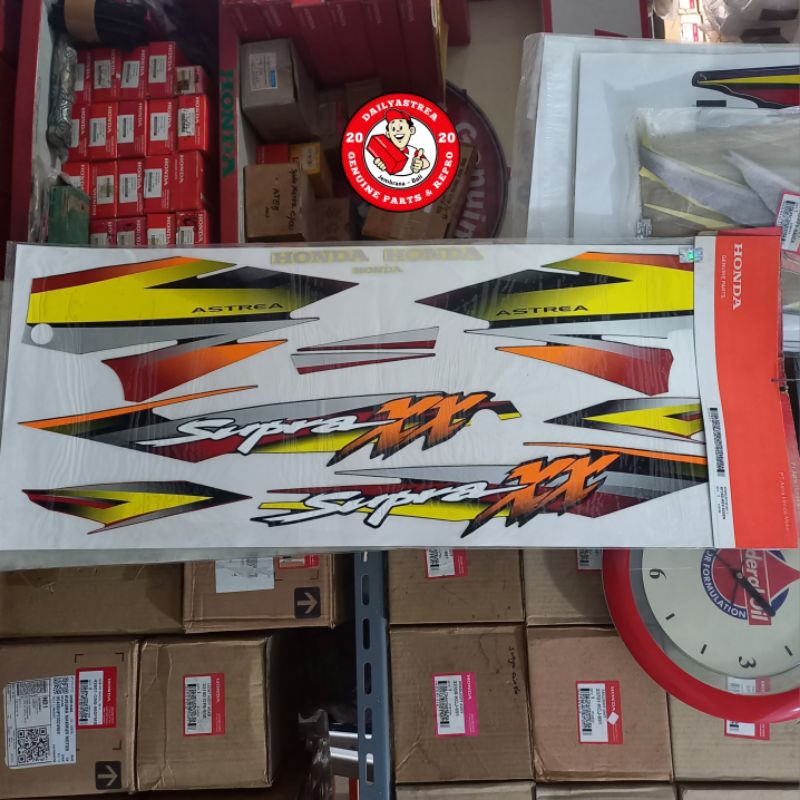LIS STICKER STRIPING BODI BODY HITAM MERAH HONDA SUPRA XX LAMA 2002 ORIGINAL ORI ASLI AHM 871X0-KEV-
