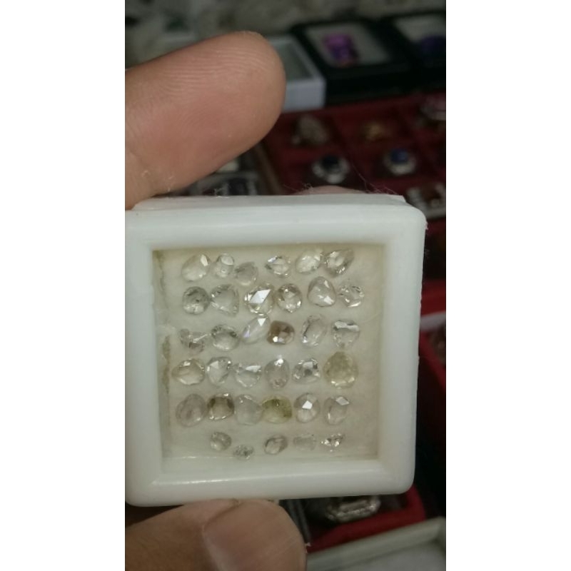 BERLIAN BAHAN NATURAL DIAMOND (INTAN MENTAH SUFER BESAR KUALITAS TOP)