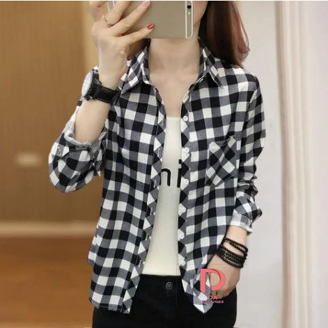 Kemeja Flanel Kotak-Kotak / Kemeja Wanita / Baju Wanita /Kemeja Wanita Lengan Panjang // Putih Kotak