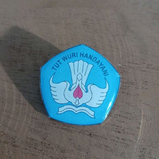 Pin Bros Tut Wuri Handayani Resin - Pin Aksesoris Tut Wuri Handayani